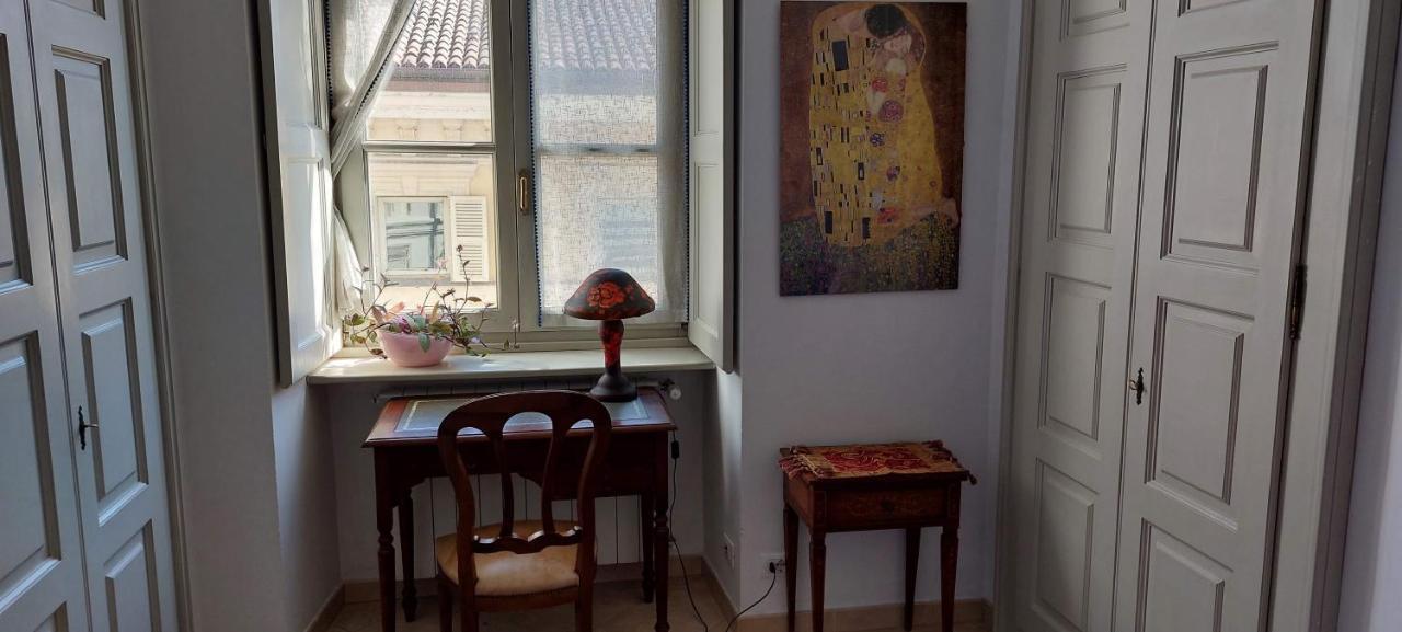 Ynh Bilo Sancarlo Museo Egizio Piazza San Carlo * Turin